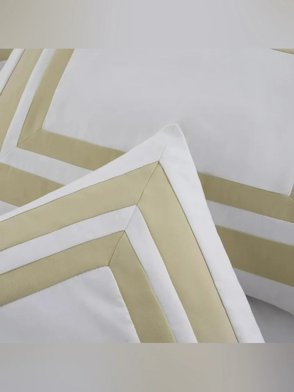 Luxury White and Beige Full 7 piece Hotel-Style Comforter Set